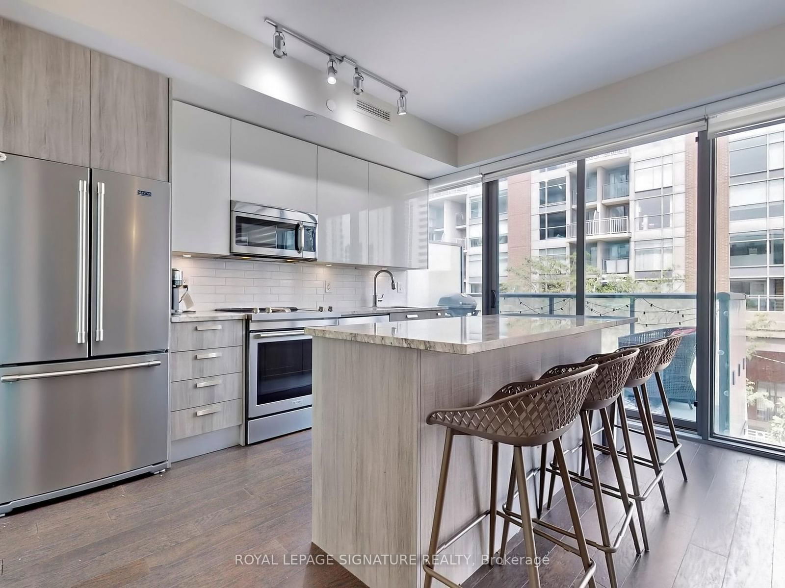 1815 Yonge St, unit 411 for sale