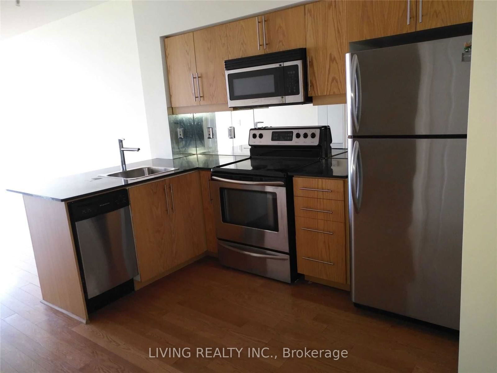 2885 Bayview Ave, unit 534 for rent - image #4