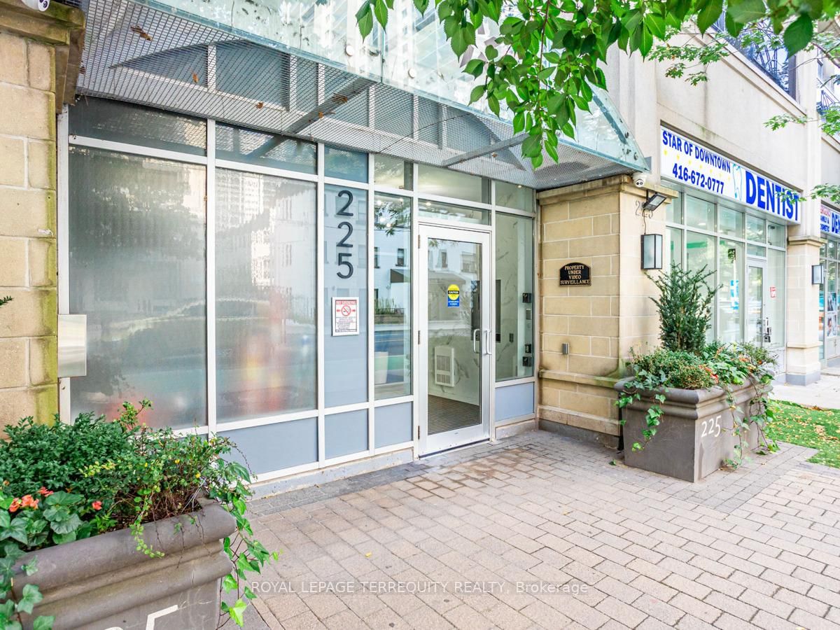 225 Wellesley St E, unit 1112 for sale - image #1