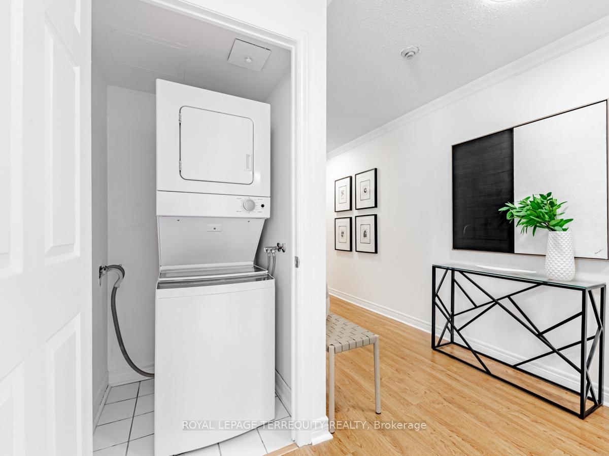 225 Wellesley St E, unit 1112 for sale - image #17