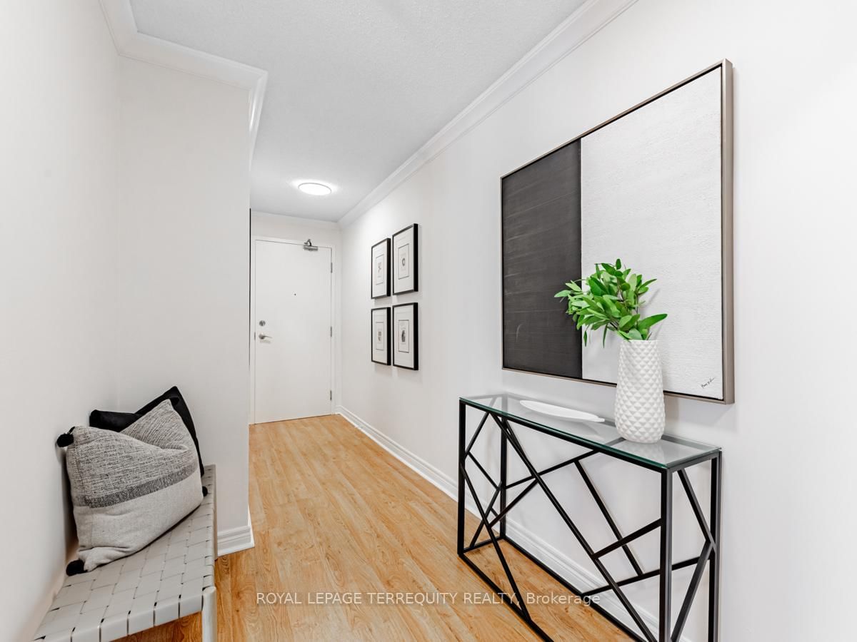 225 Wellesley St E, unit 1112 for sale - image #3