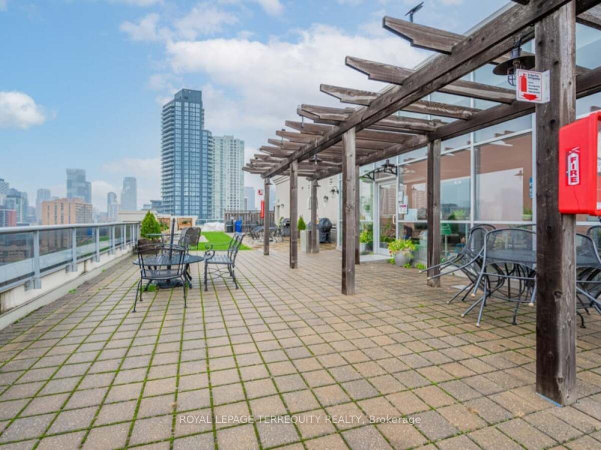 225 Wellesley St E, unit 1112 for sale - image #39