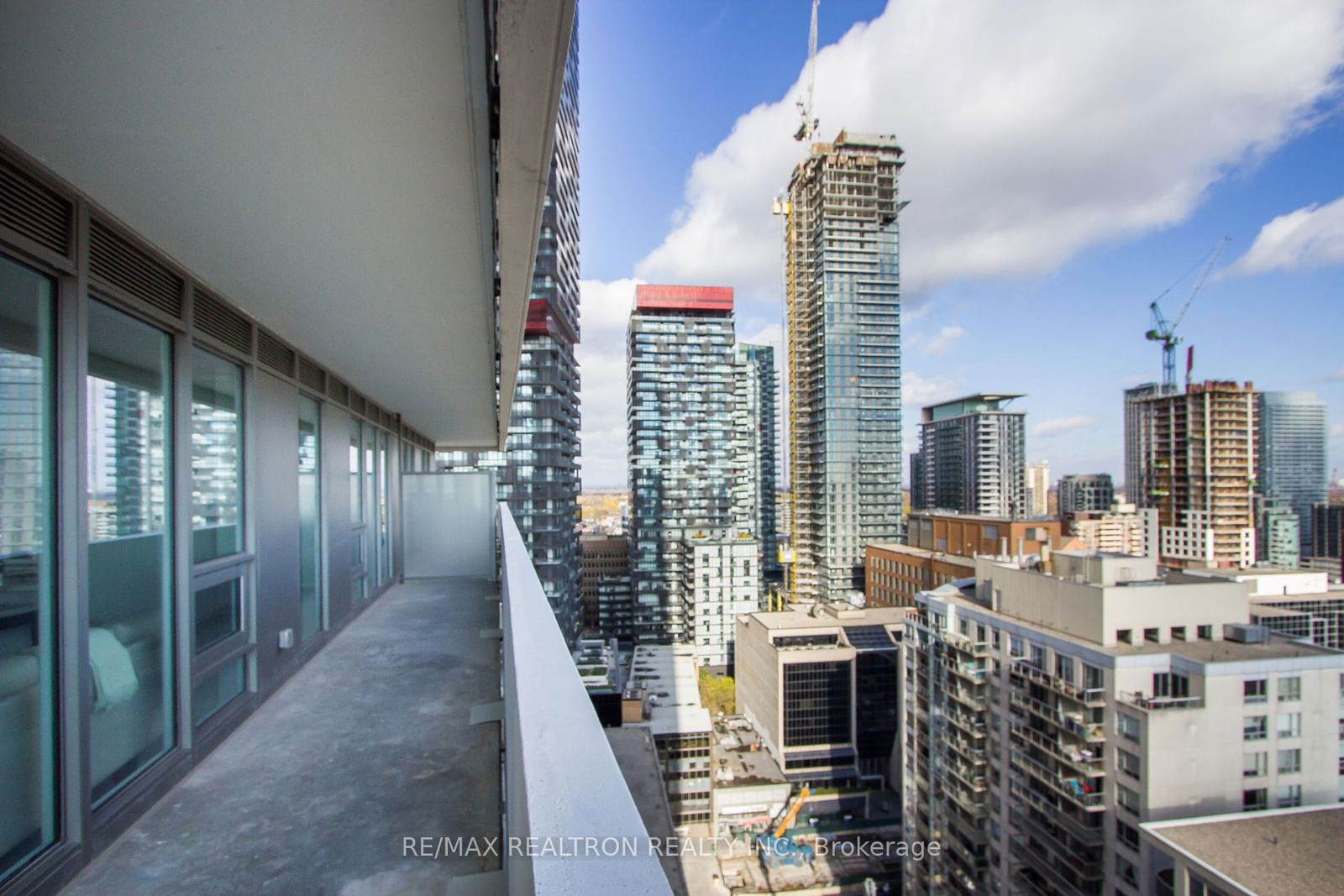 2221 Yonge St, unit 1803 for rent