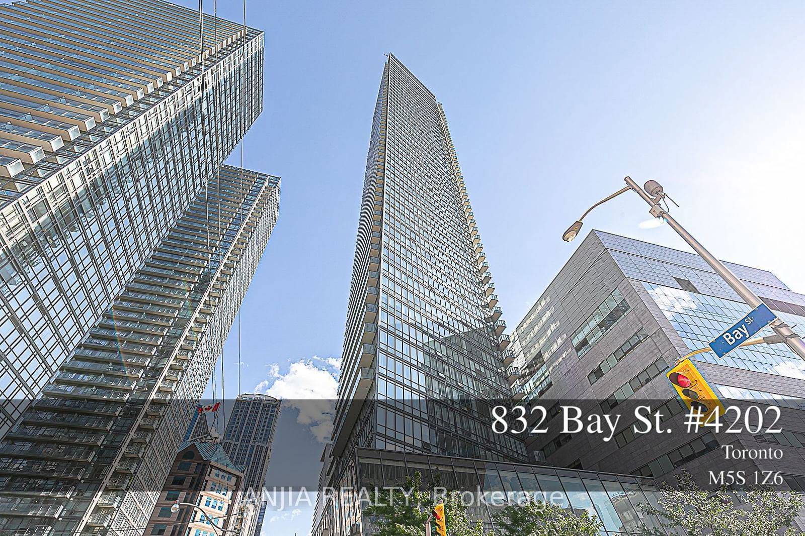 832 Bay St, unit 4202 for sale - image #1