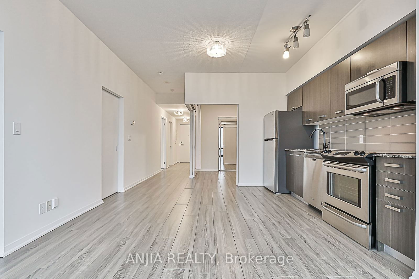 832 Bay St, unit 4202 for sale - image #11