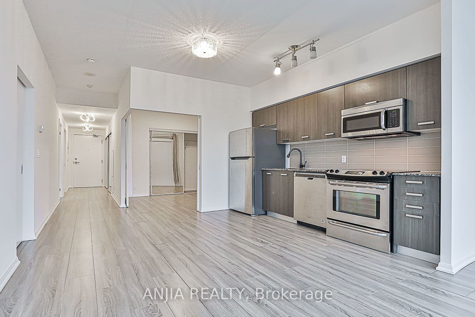 832 Bay St, unit 4202 for sale