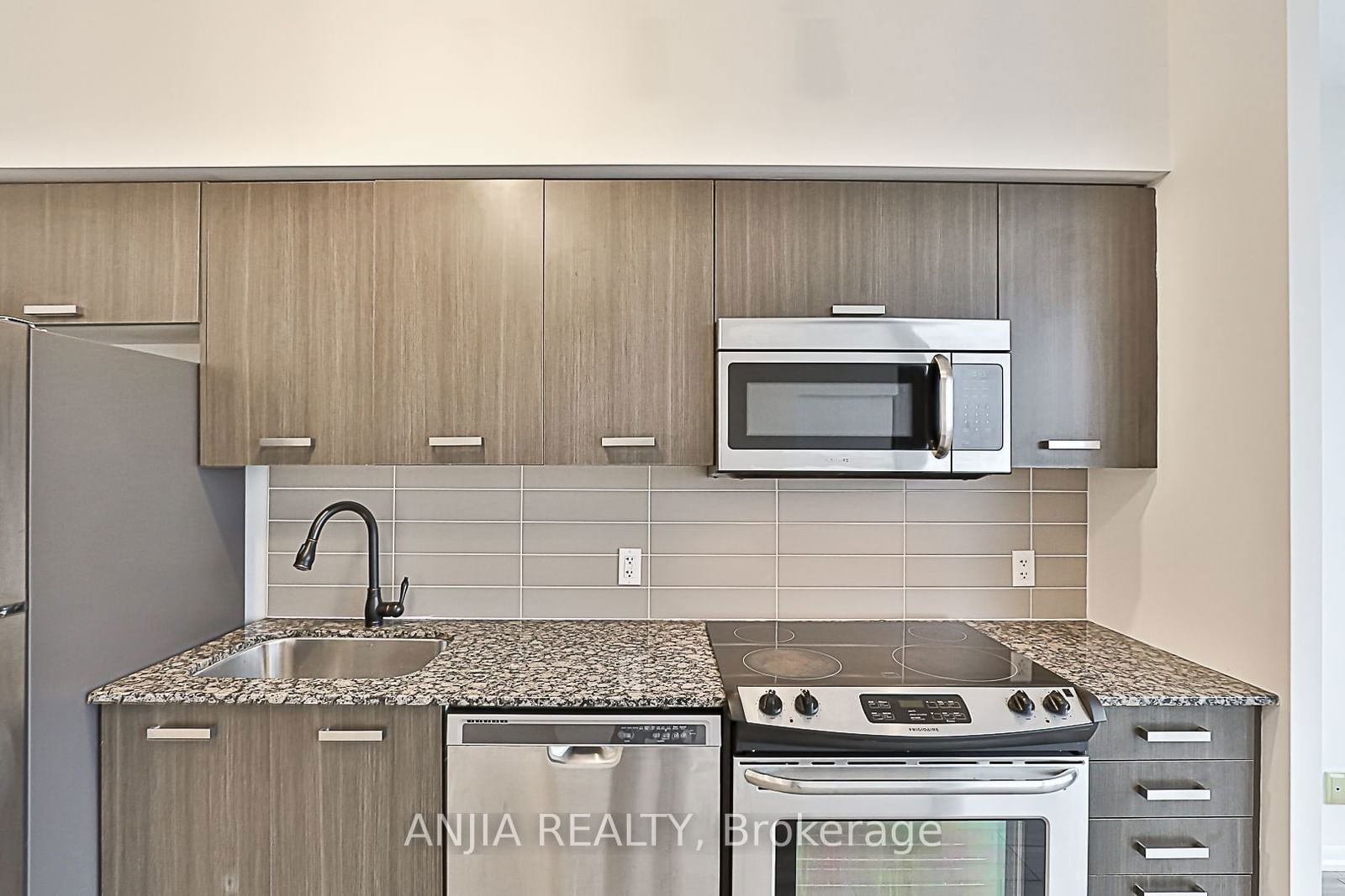 832 Bay St, unit 4202 for sale - image #14