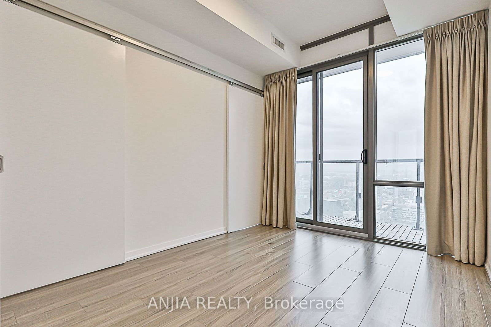 832 Bay St, unit 4202 for sale - image #18