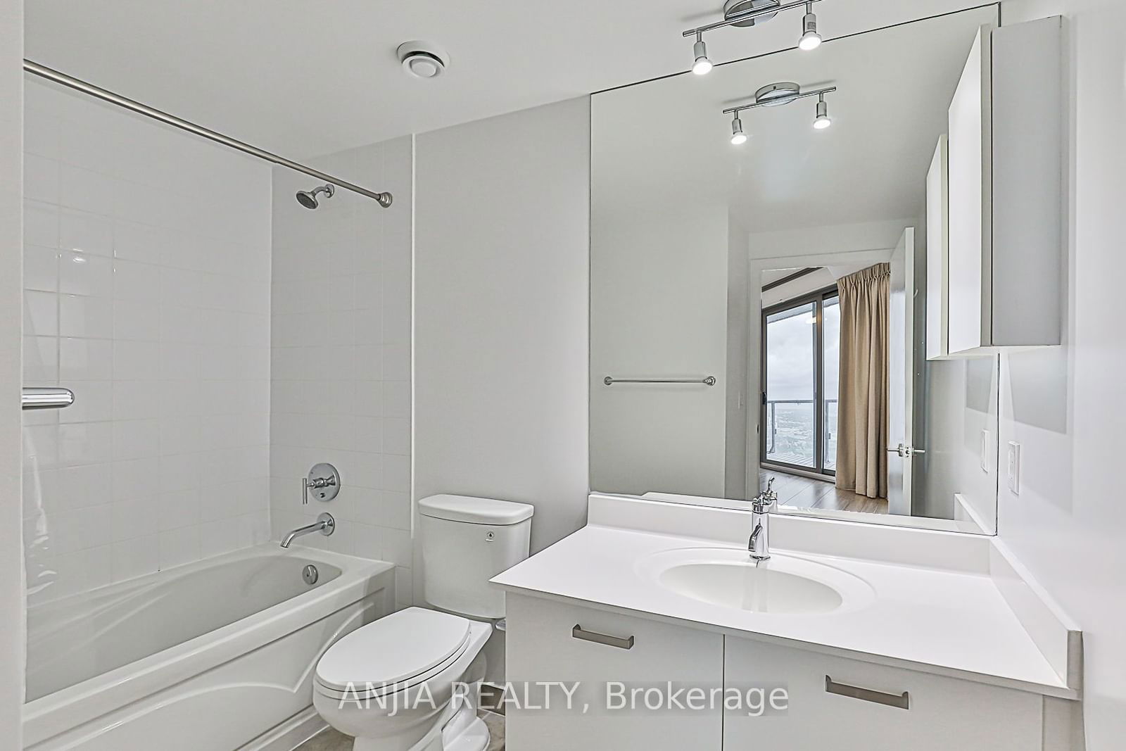 832 Bay St, unit 4202 for sale - image #21