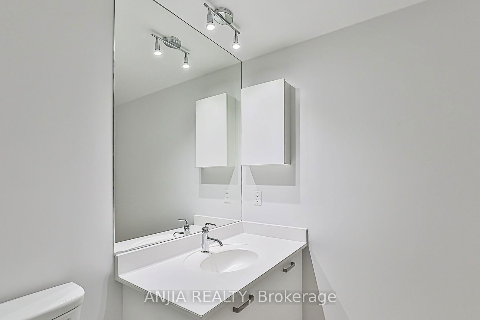 832 Bay St, unit 4202 for sale - image #22