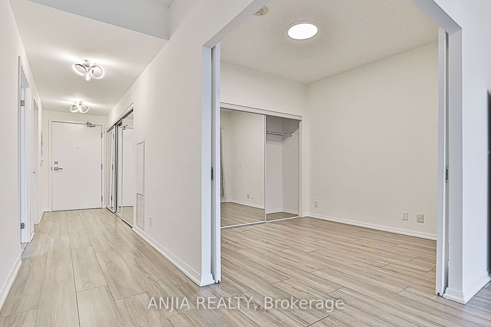 832 Bay St, unit 4202 for sale - image #6