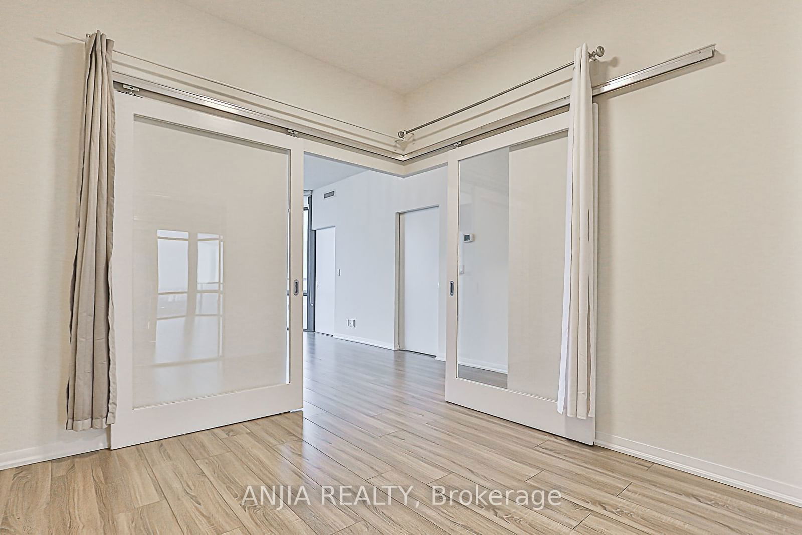 832 Bay St, unit 4202 for sale - image #8