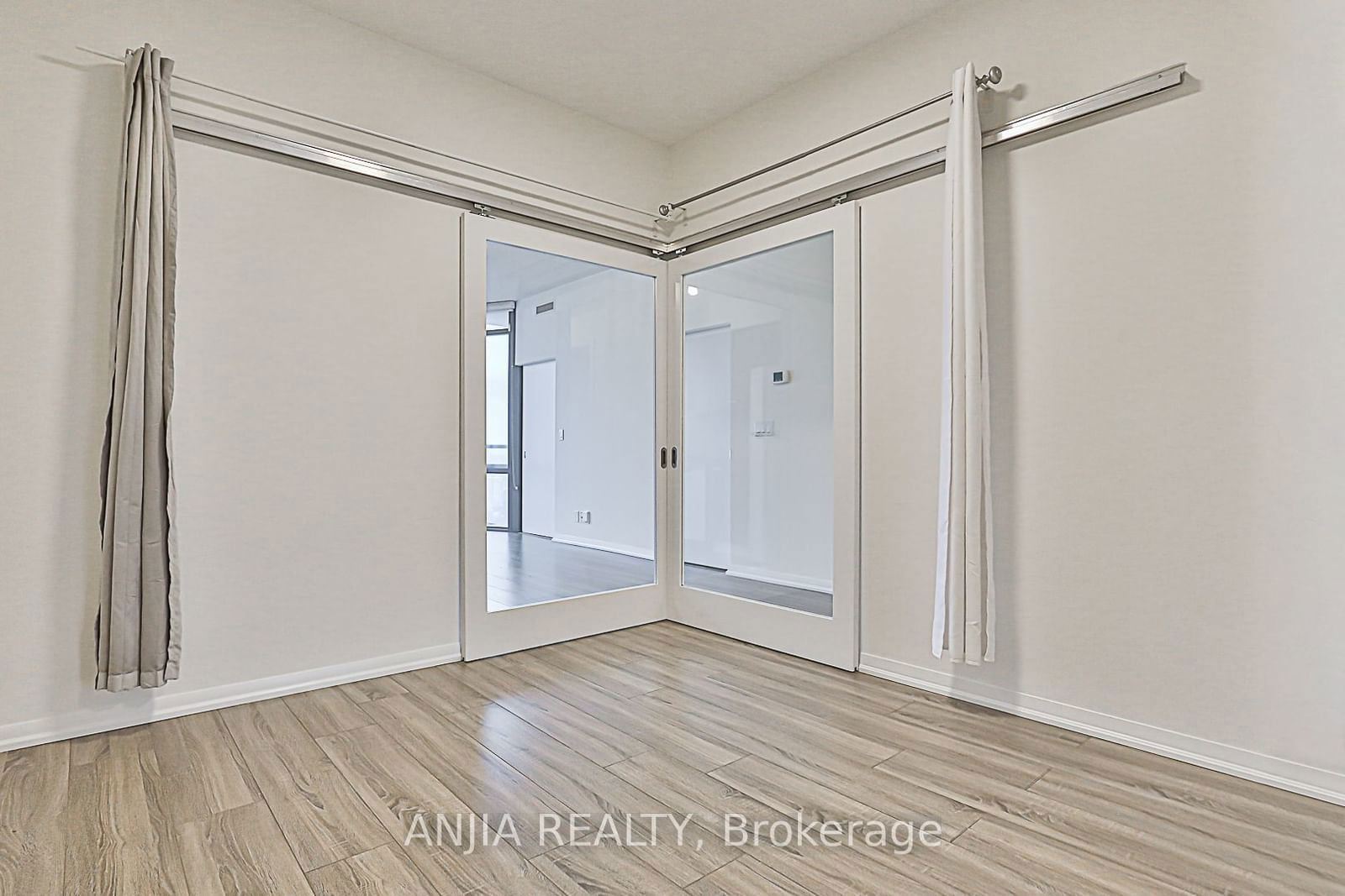 832 Bay St, unit 4202 for sale - image #9