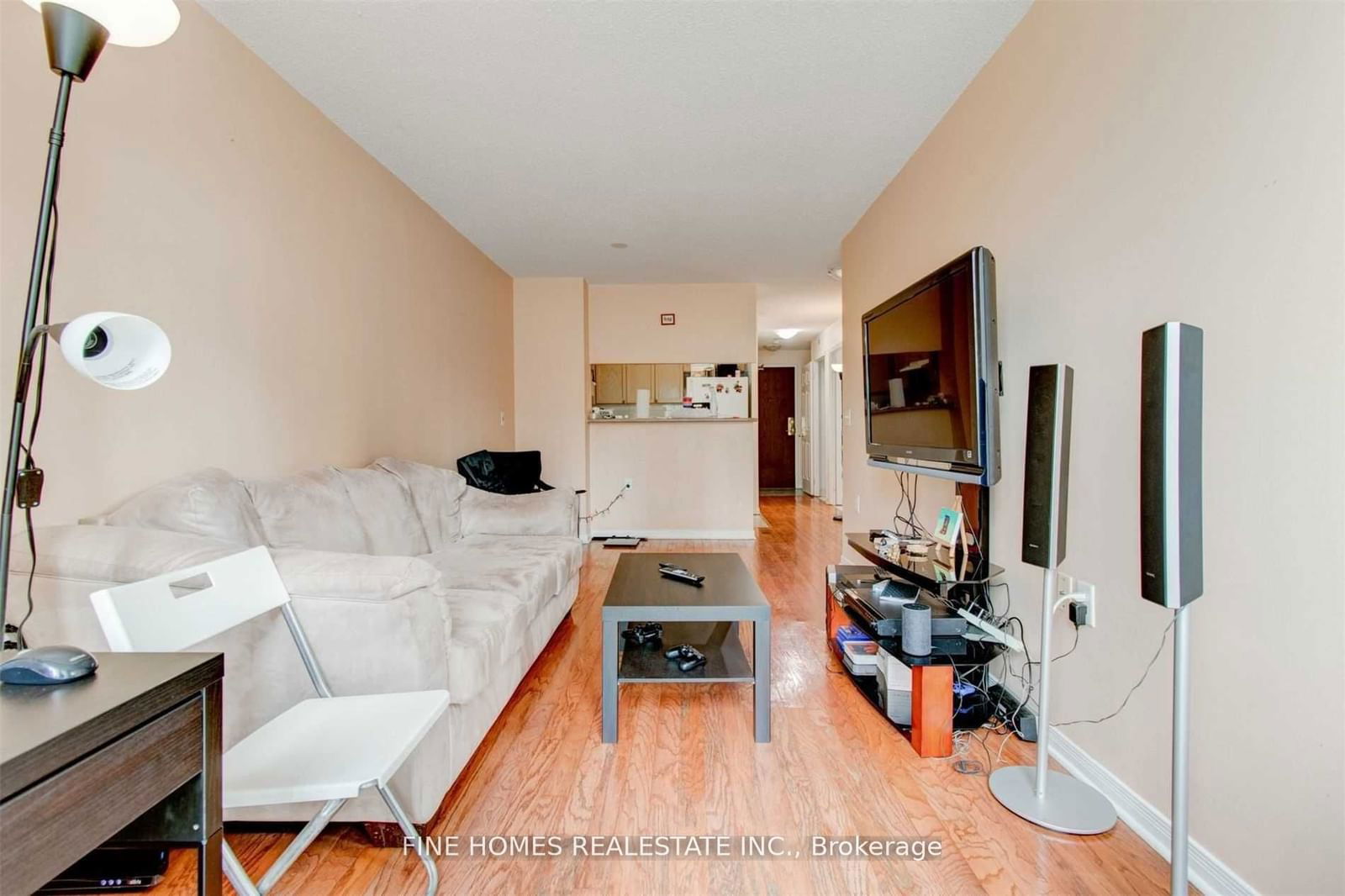 20 Olive Ave, unit 208 for rent - image #7