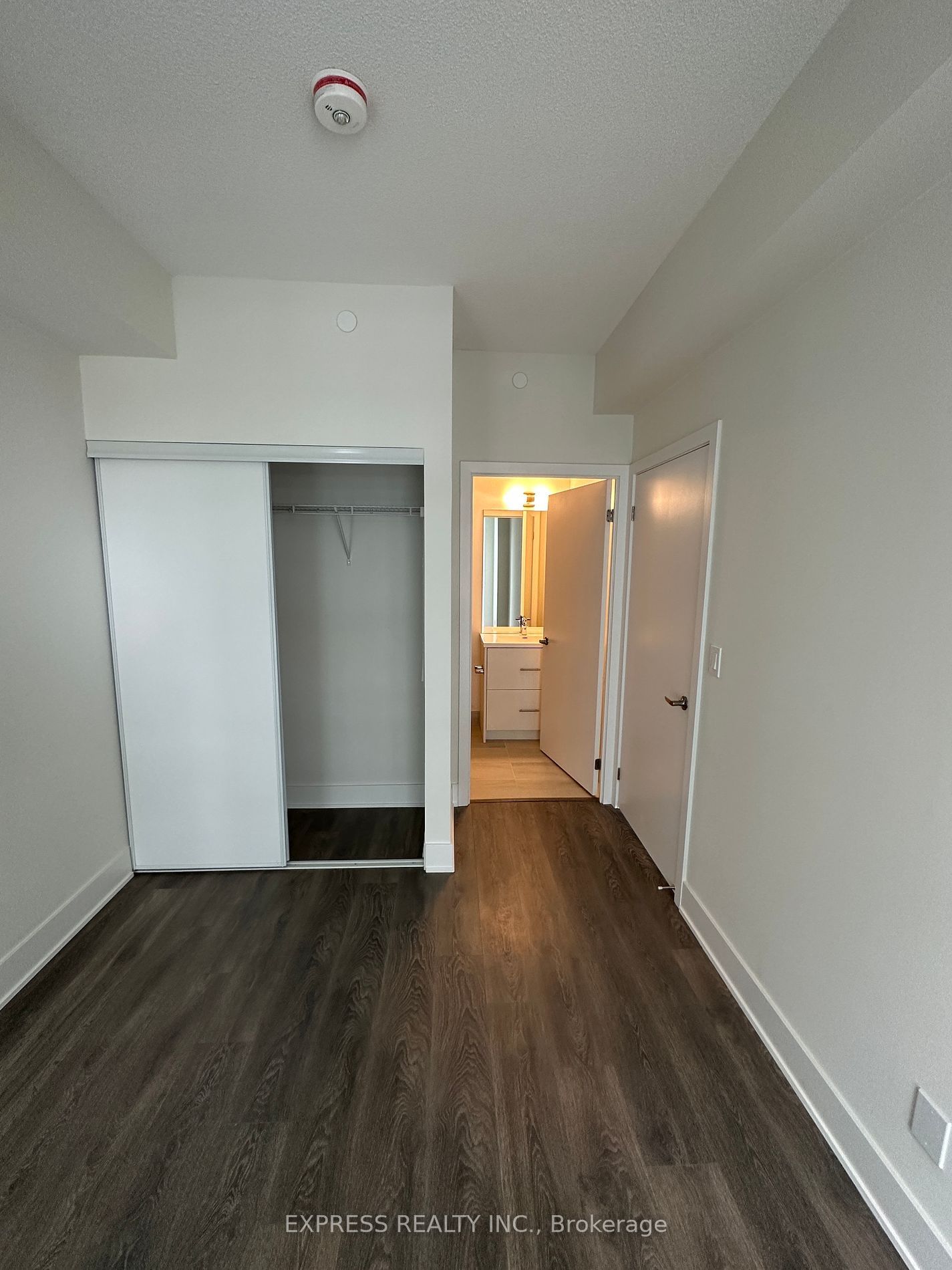 188 Fairview Mall Dr, unit 1216 for rent