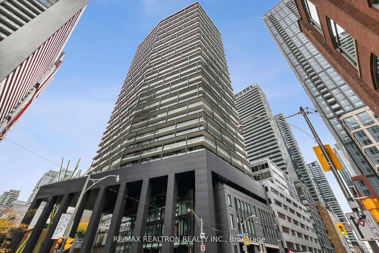 125 Peter St, unit 2708 for rent - image #1