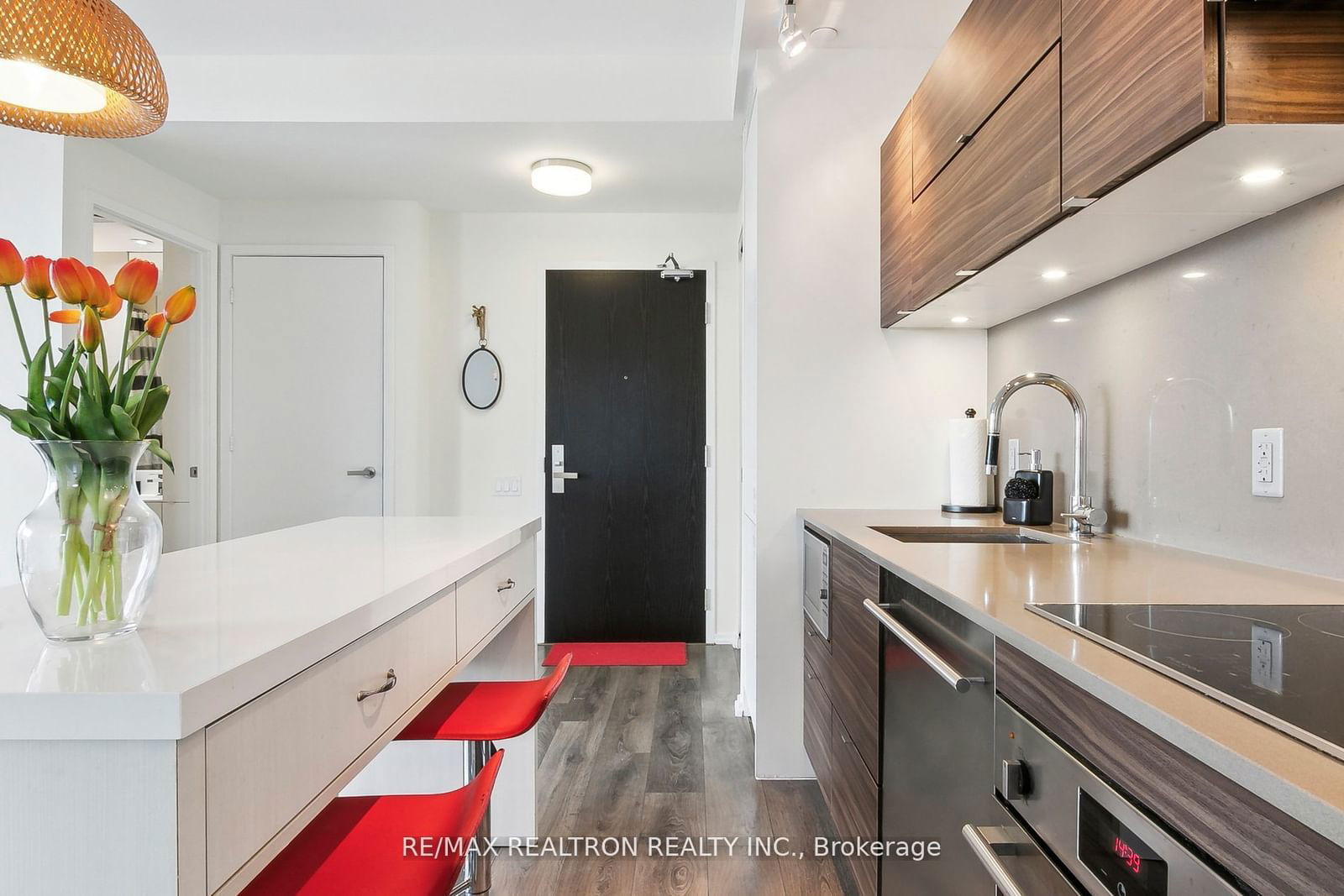 125 Peter St, unit 2708 for rent