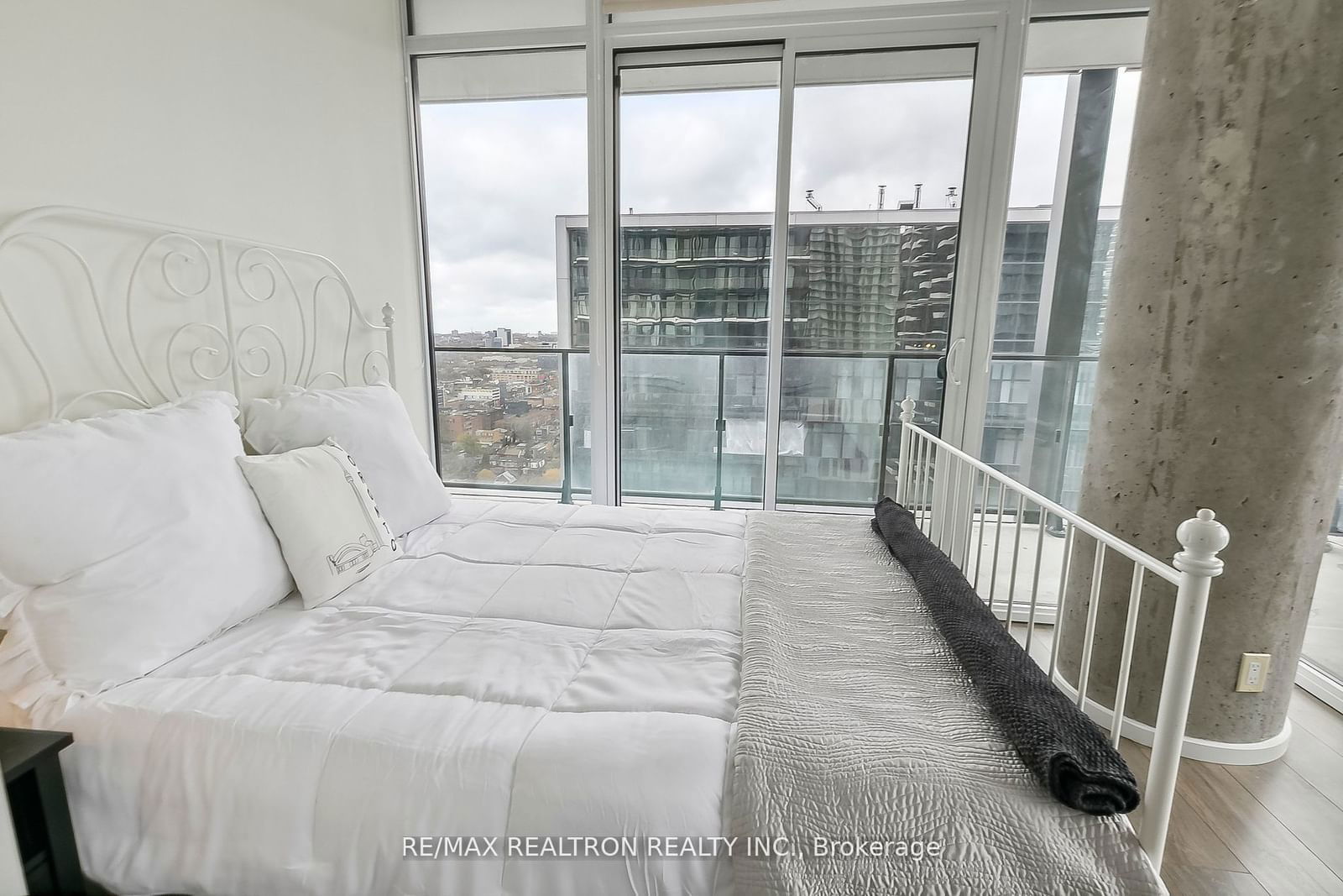 125 Peter St, unit 2708 for rent - image #21