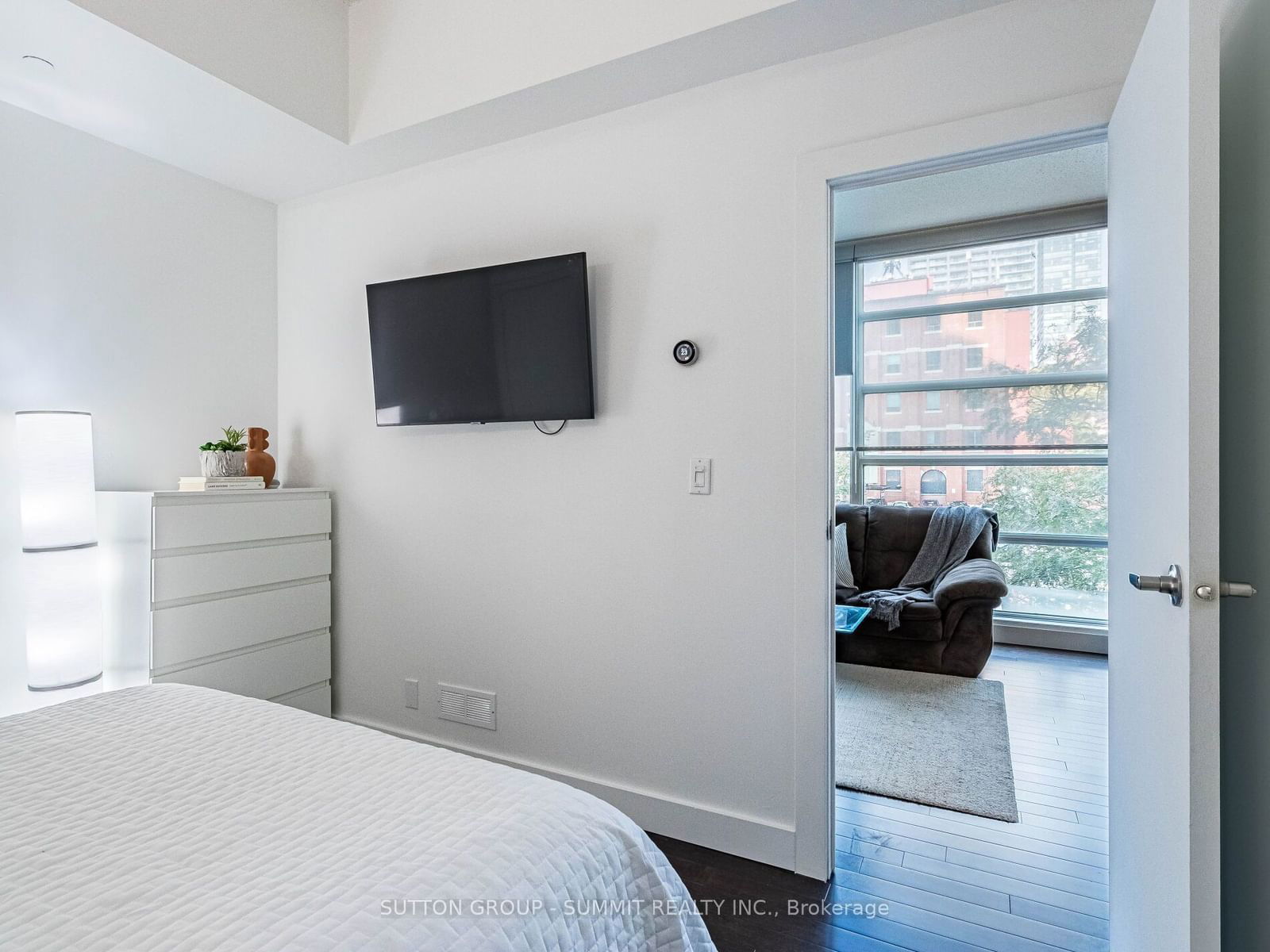 397 FRONT St W, unit 209 for sale