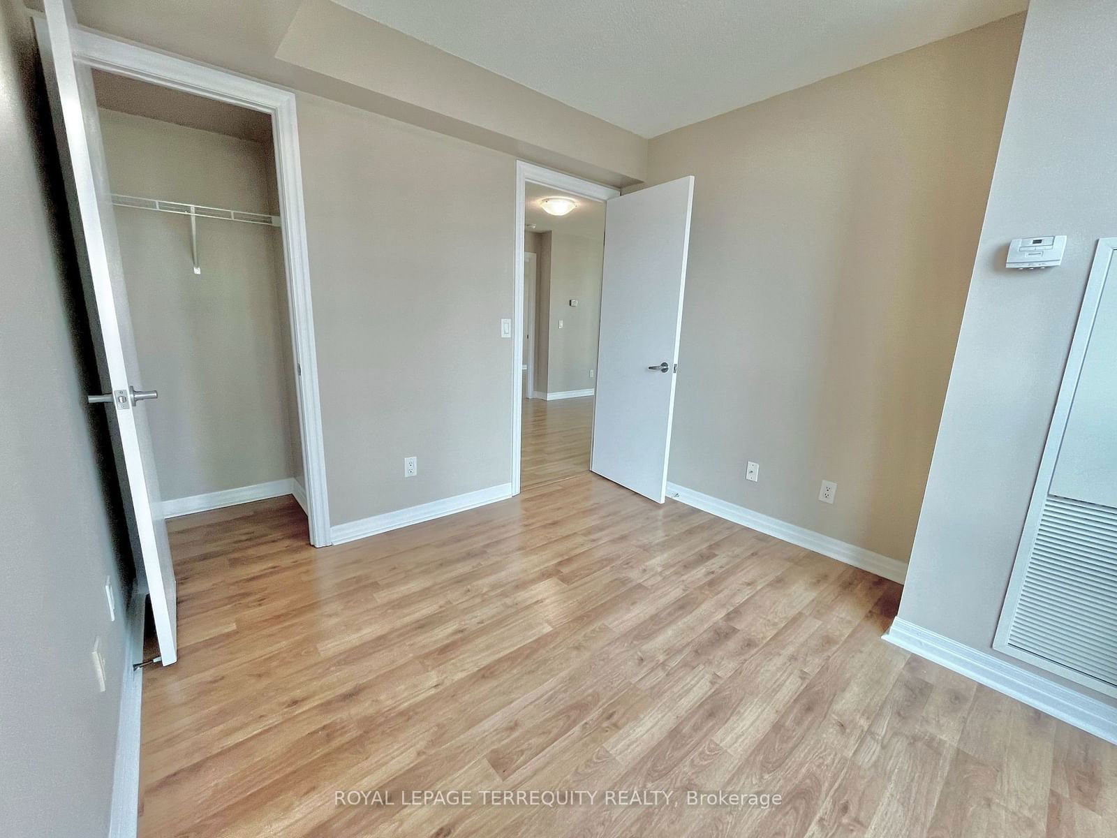 12 Yonge St, unit 1002 for rent - image #8