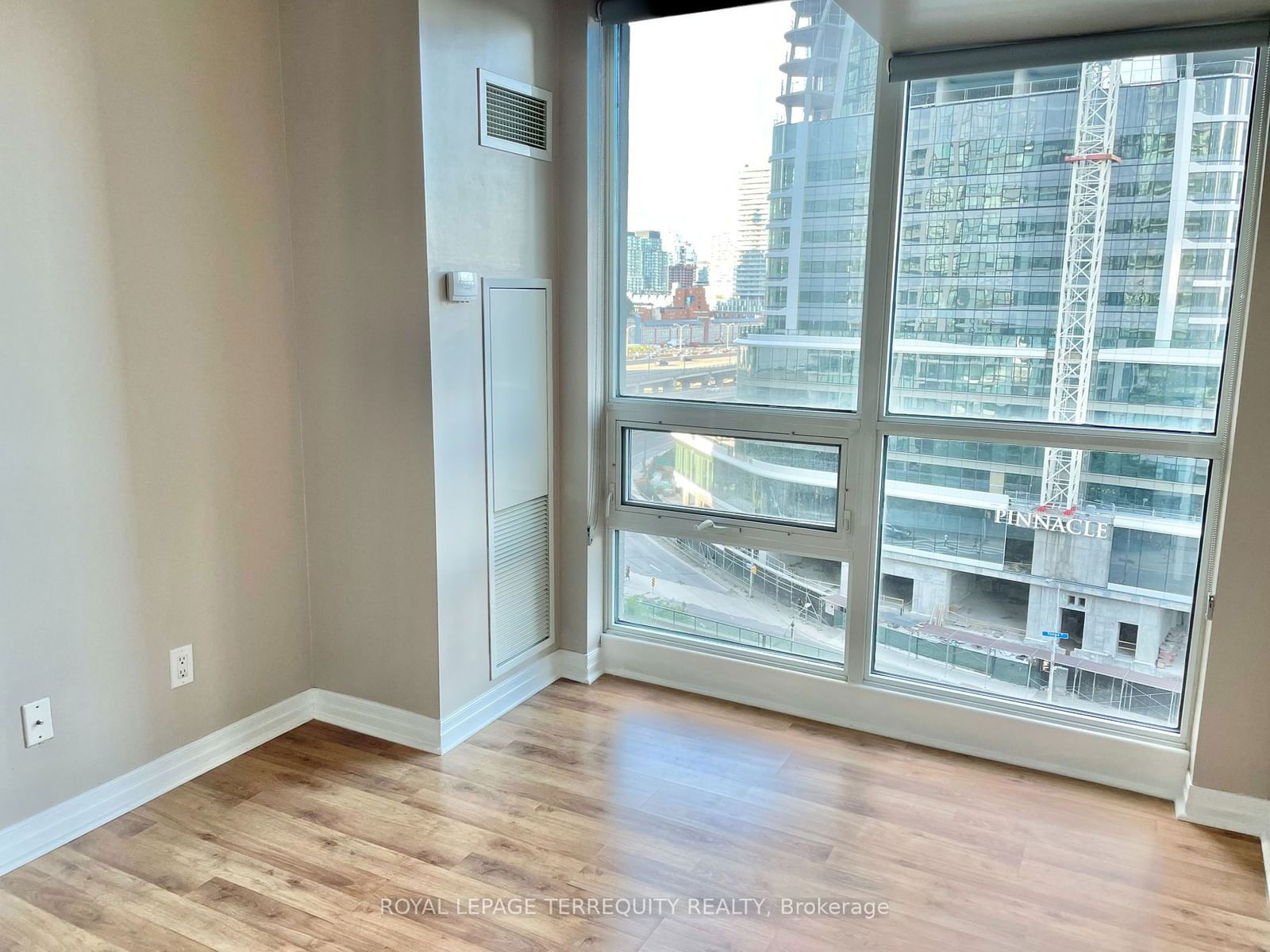 12 Yonge St, unit 1002 for rent - image #9