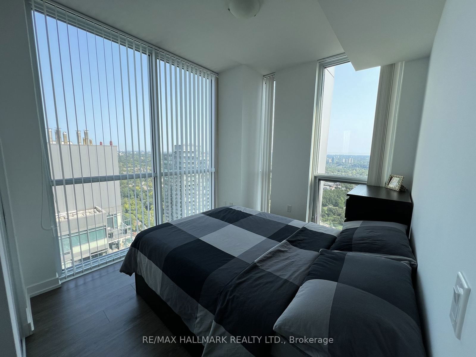 1 Yorkville Ave, unit 3708 for rent - image #8