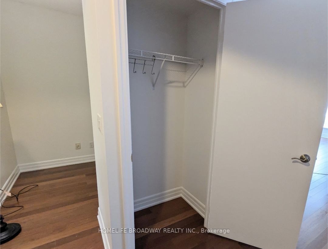 8 Scollard St, unit 305 for rent