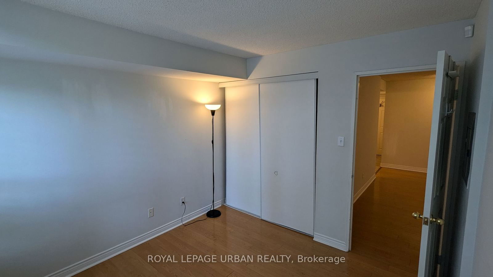 260 Doris Ave, unit 205 for rent - image #11