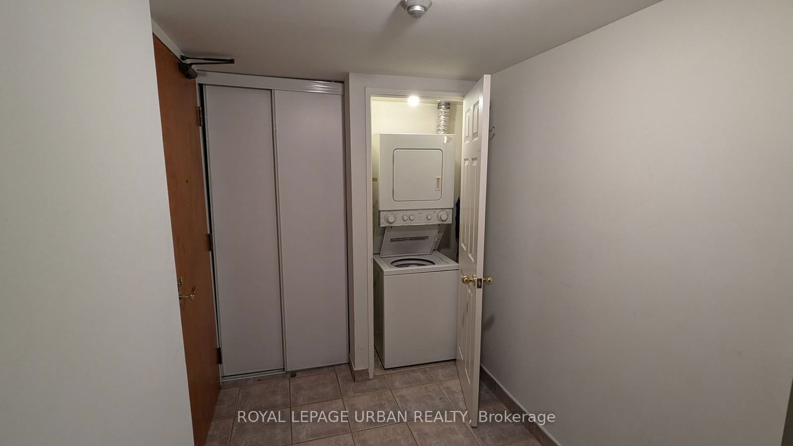 260 Doris Ave, unit 205 for rent - image #15