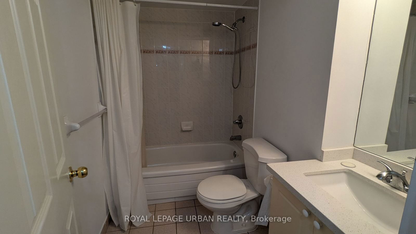 260 Doris Ave, unit 205 for rent - image #8