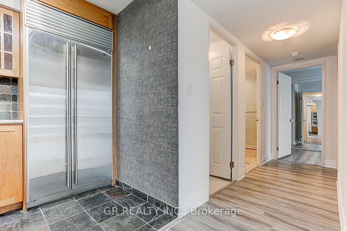 24 Wellesley St W, unit 2508 for sale - image #12