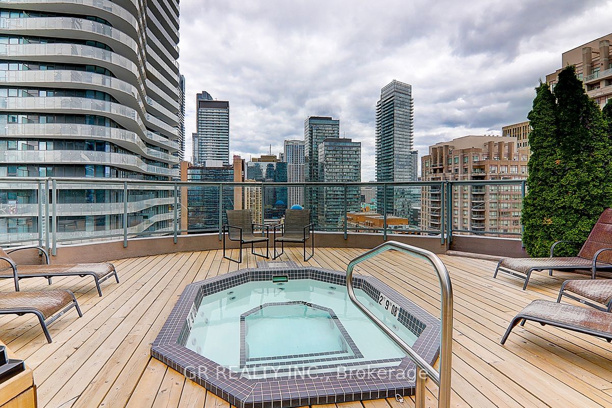 24 Wellesley St W, unit 2508 for sale