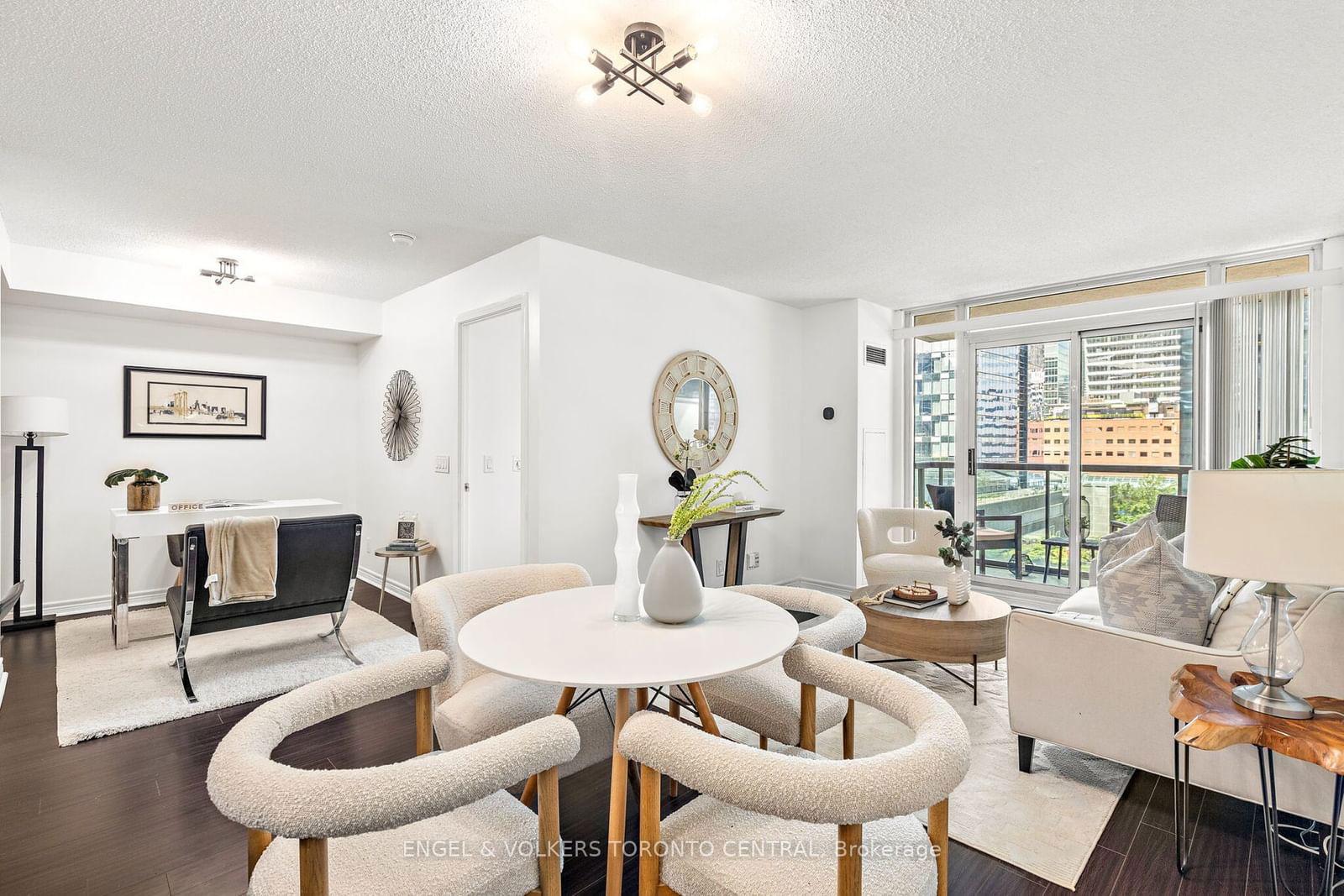 30 Grand Trunk Crt, unit 1003 for sale - image #15