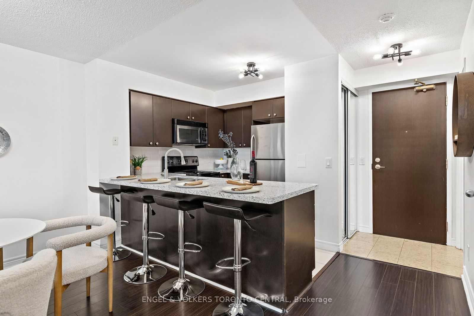 30 Grand Trunk Crt, unit 1003 for sale - image #19