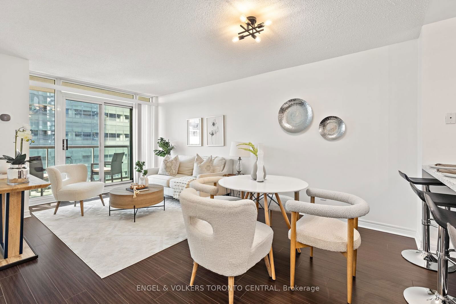 30 Grand Trunk Crt, unit 1003 for sale - image #6