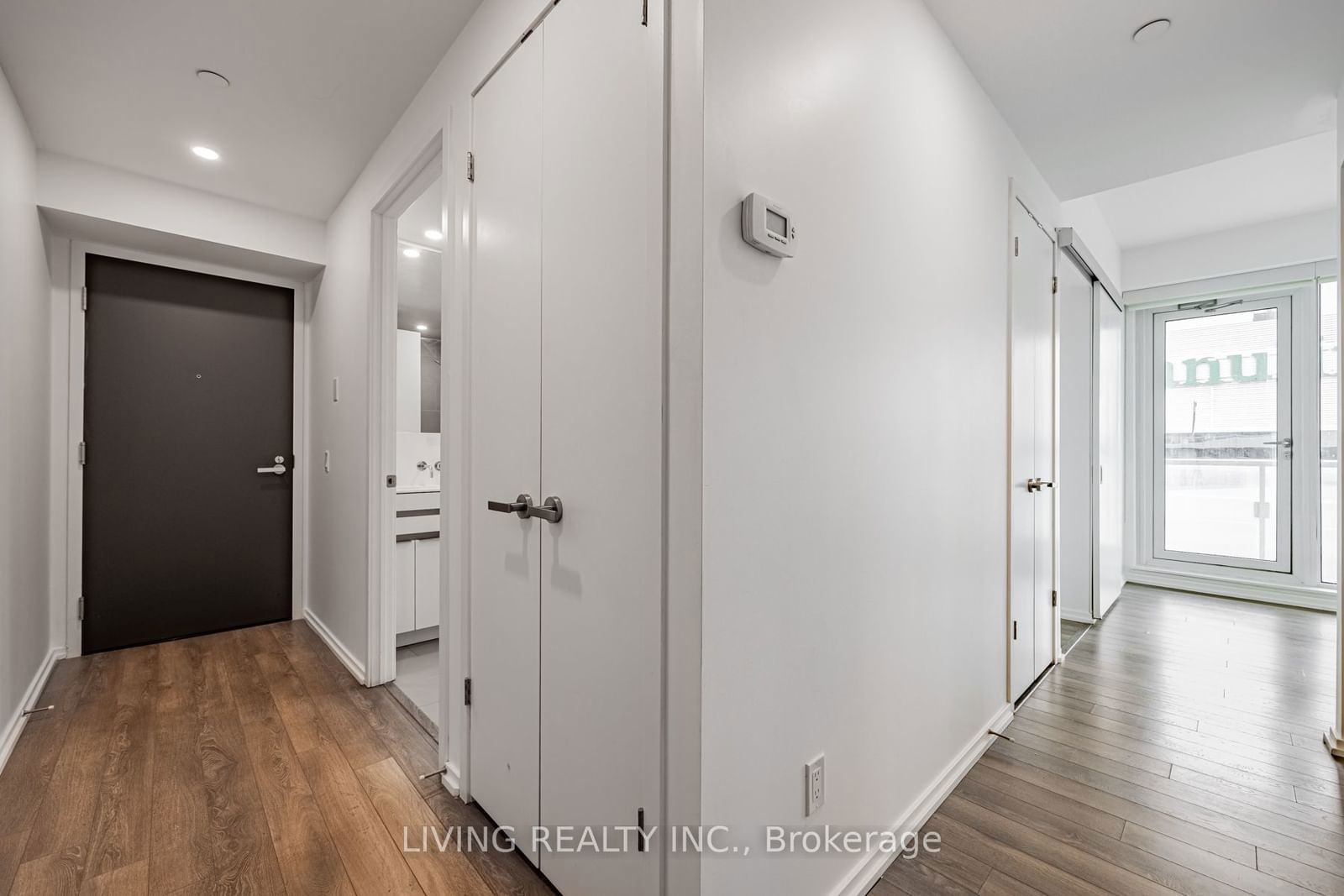 197 Yonge St, unit 2209 for sale