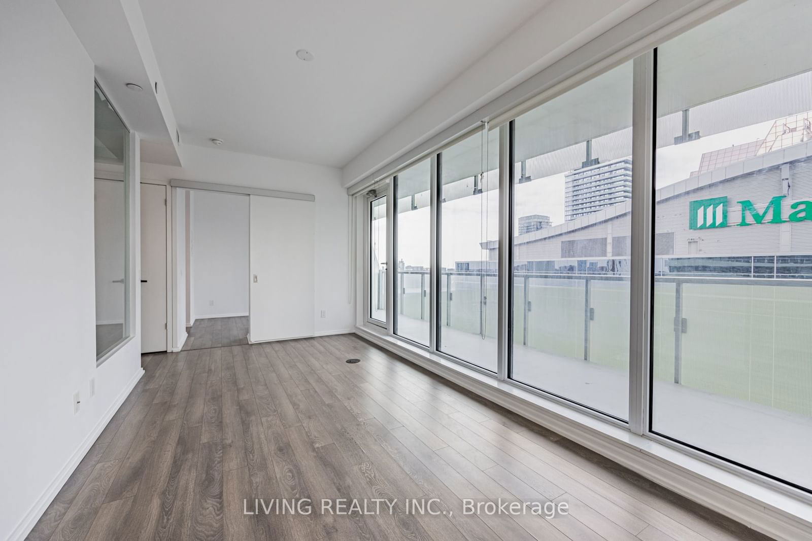 197 Yonge St, unit 2209 for sale