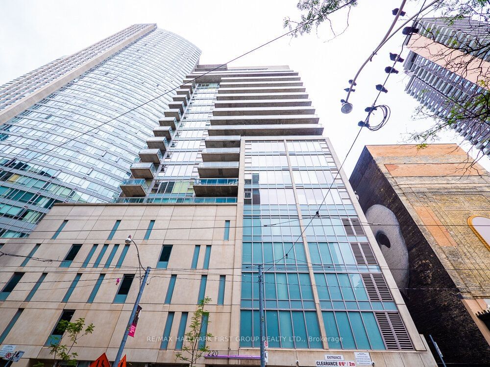 220 Victoria St, unit 903 for rent - image #1