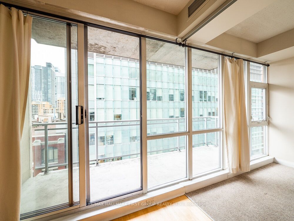 220 Victoria St, unit 903 for rent - image #14