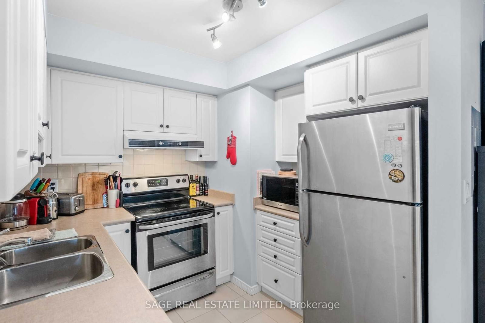 230 King St E, unit 504 for rent - image #7