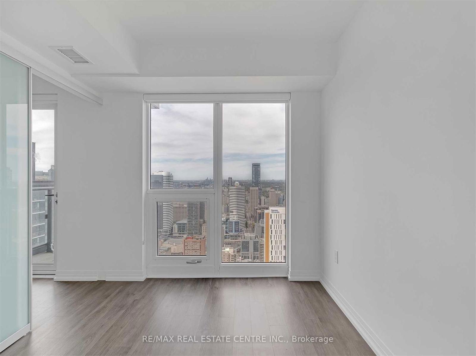 251 Jarvis St, unit 4709 for rent - image #12