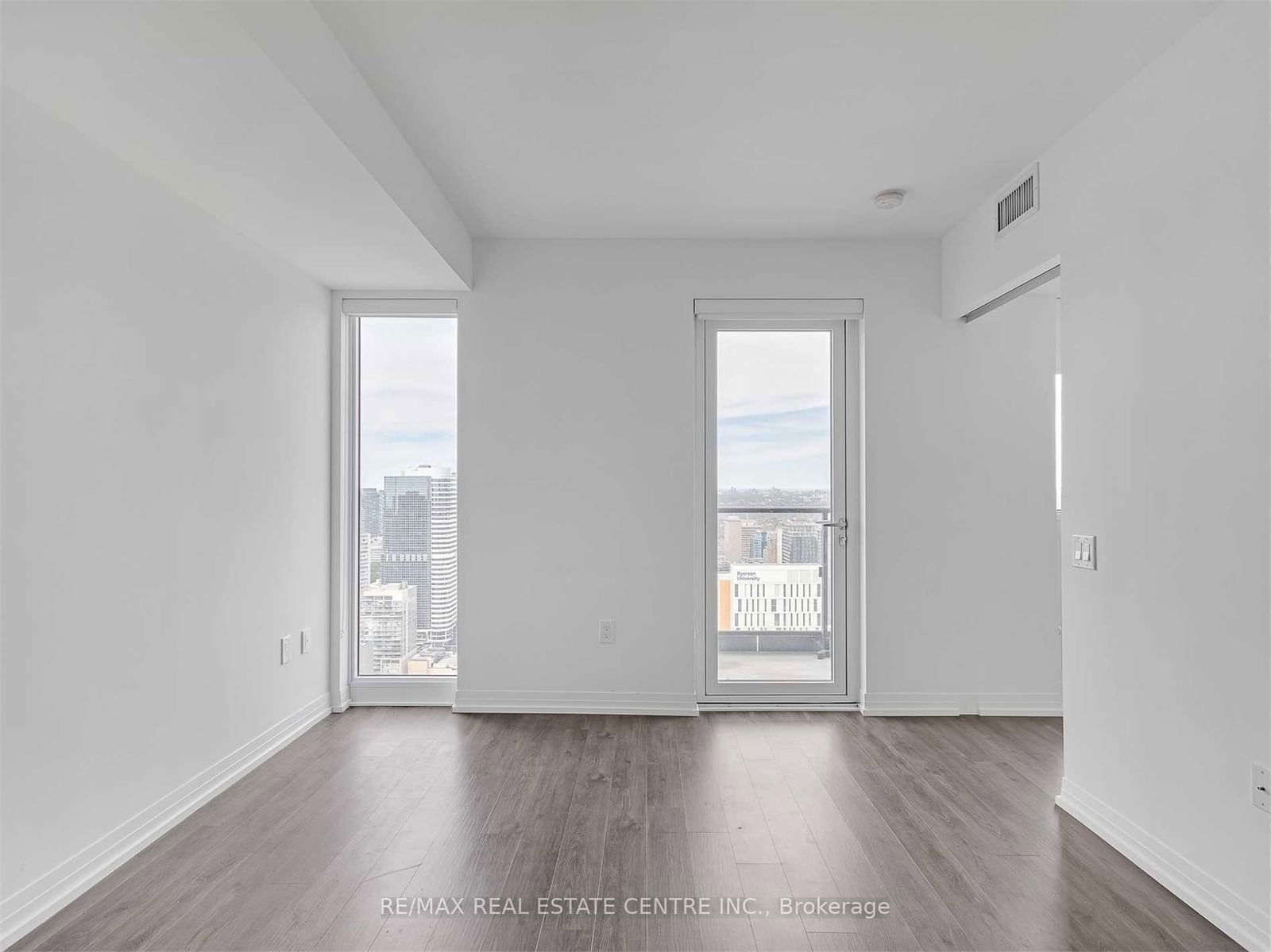 251 Jarvis St, unit 4709 for rent - image #6