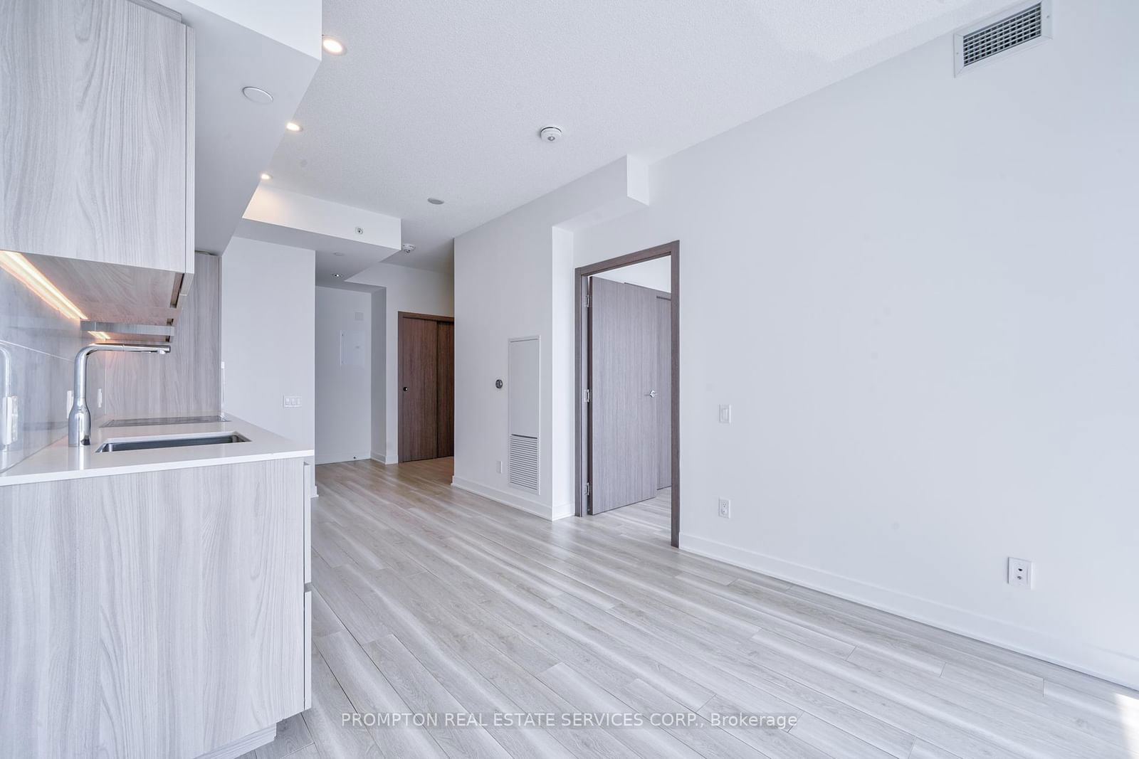 17 Bathurst St, unit 2605 for rent - image #31