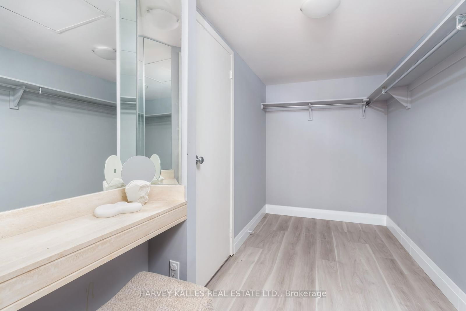 55 Harbour Sq, unit 2215 for sale - image #38