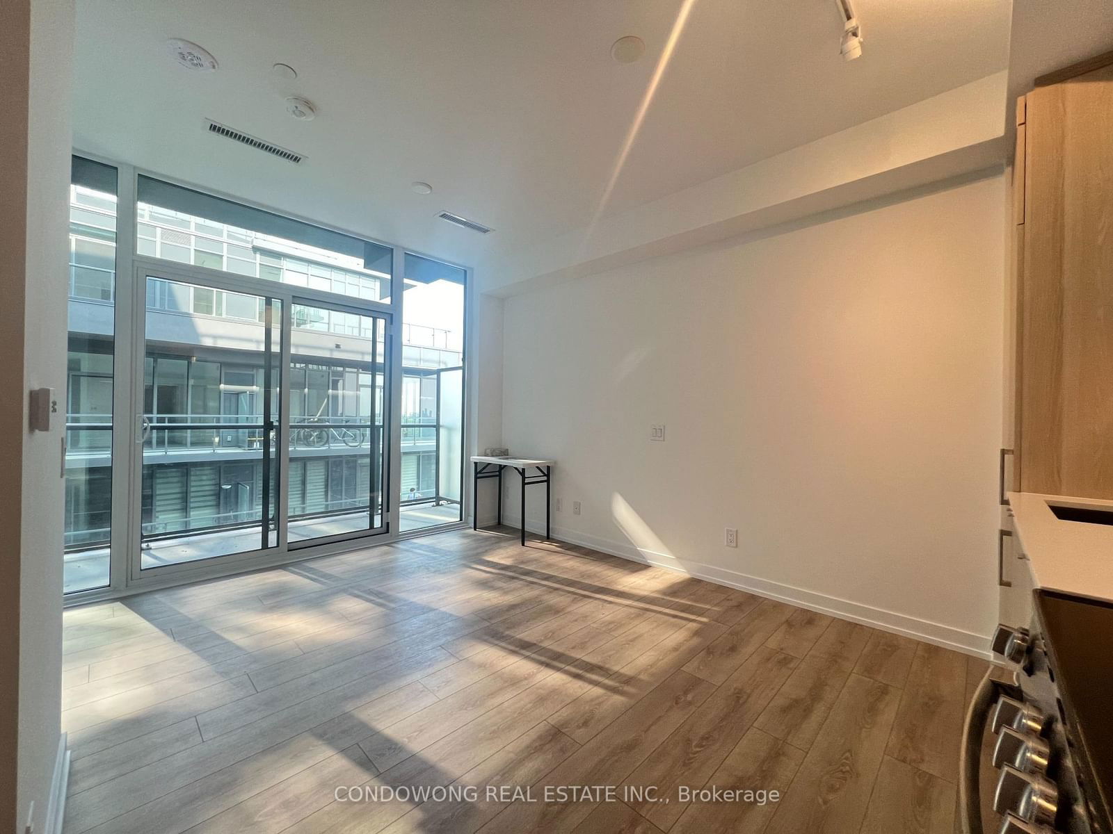 500 Dupont St, unit 702 for rent - image #4