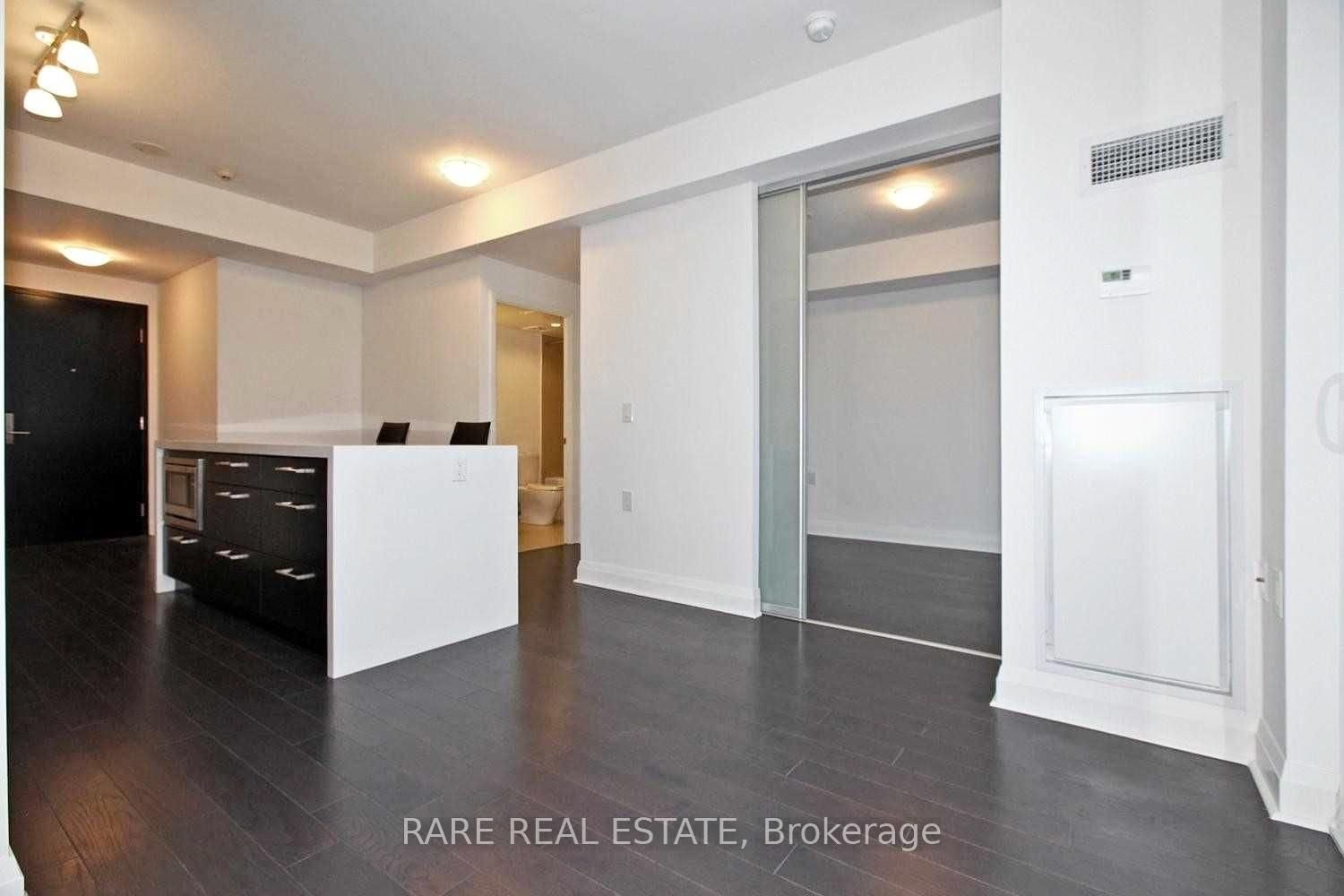 1080 Bay St, unit 3101 for rent - image #3