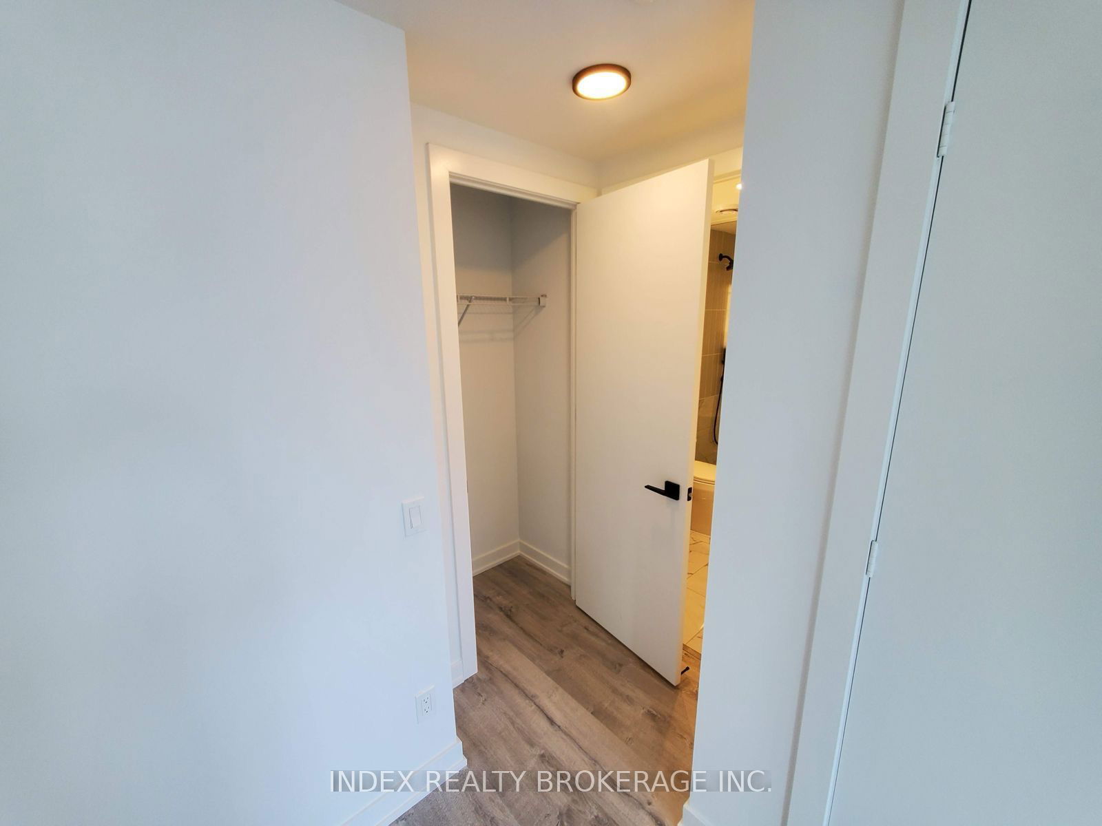 327 King St W, unit 1401 for rent