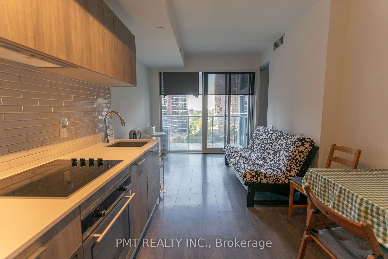 3 Gloucester St, unit 1213 for rent - image #2