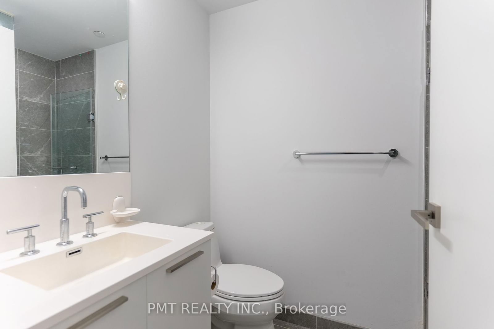 3 Gloucester St, unit 1213 for rent - image #8