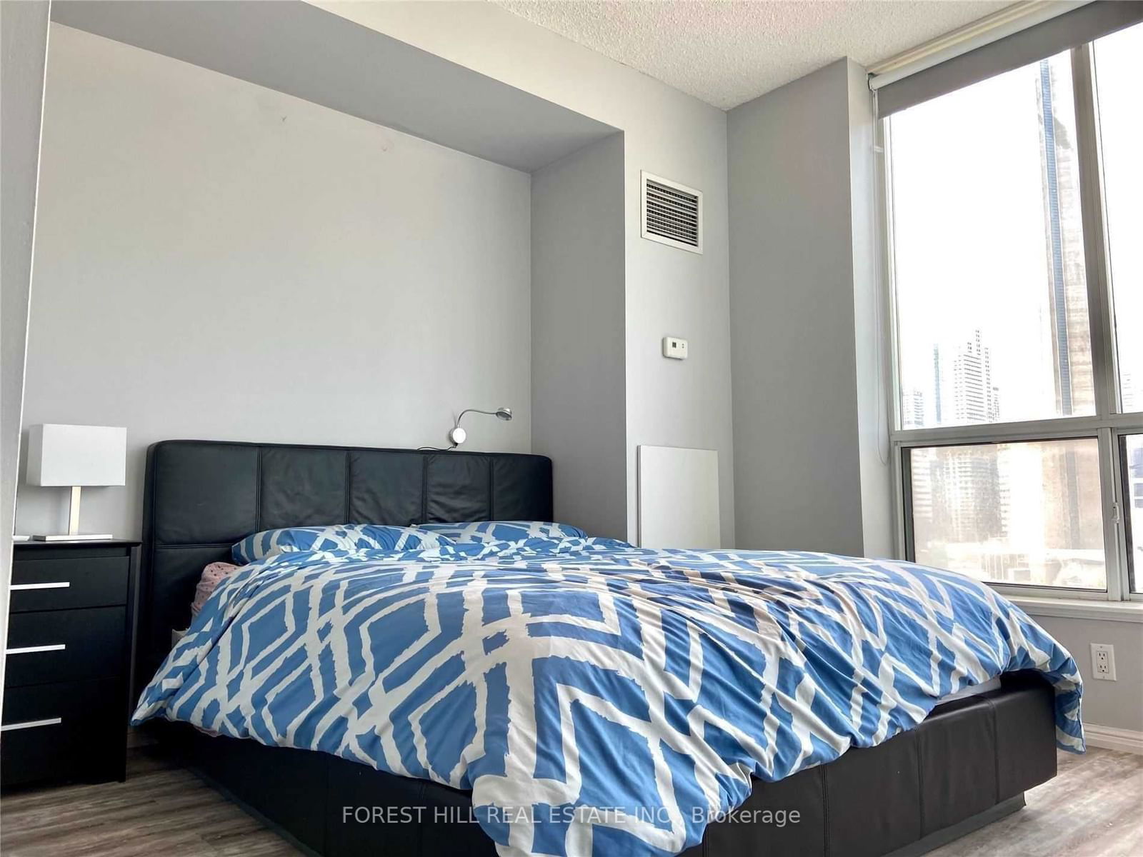 230 Queens Quay, unit 1526 for rent - image #11